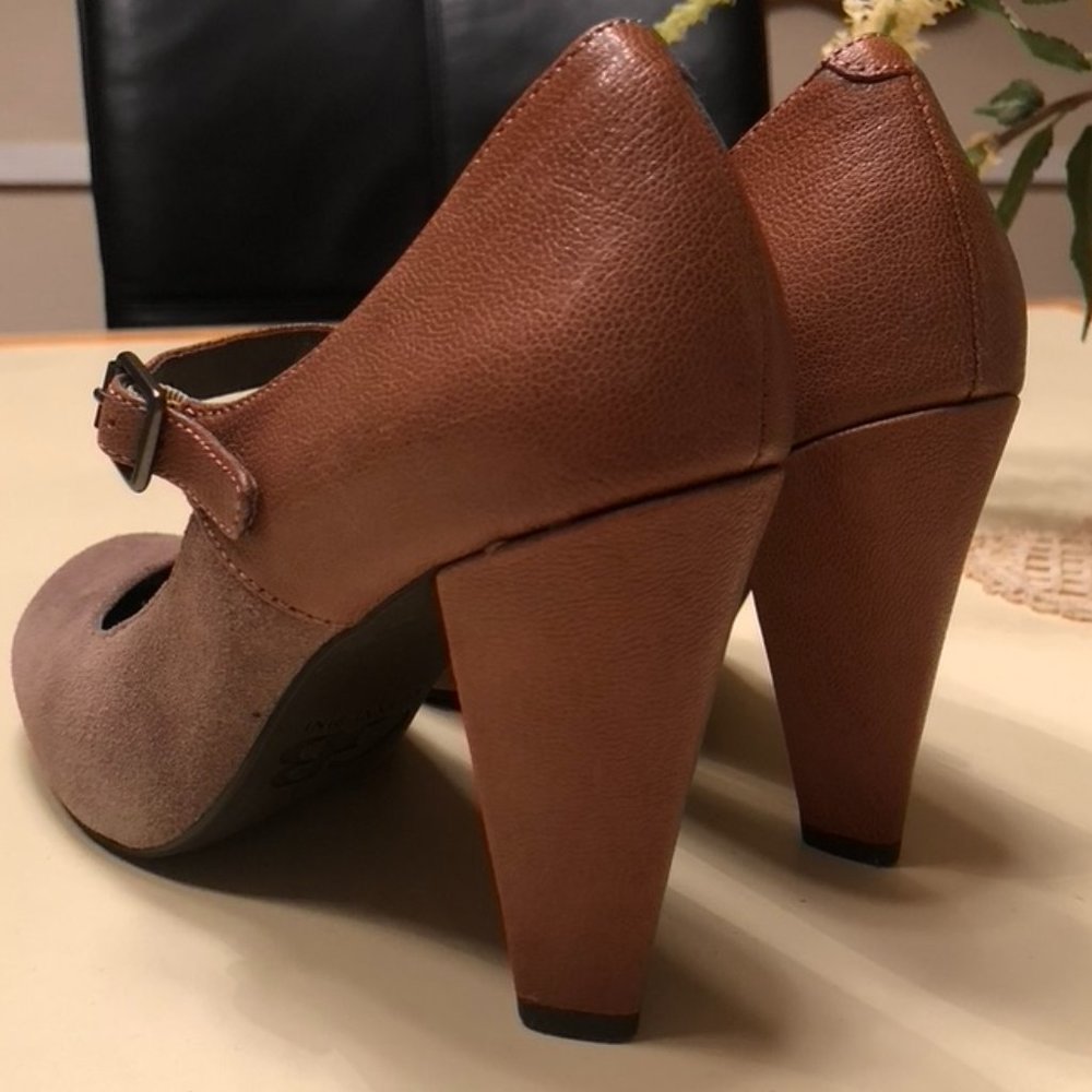 Suede and Leather Classic Pumps - Picture 2 of 4